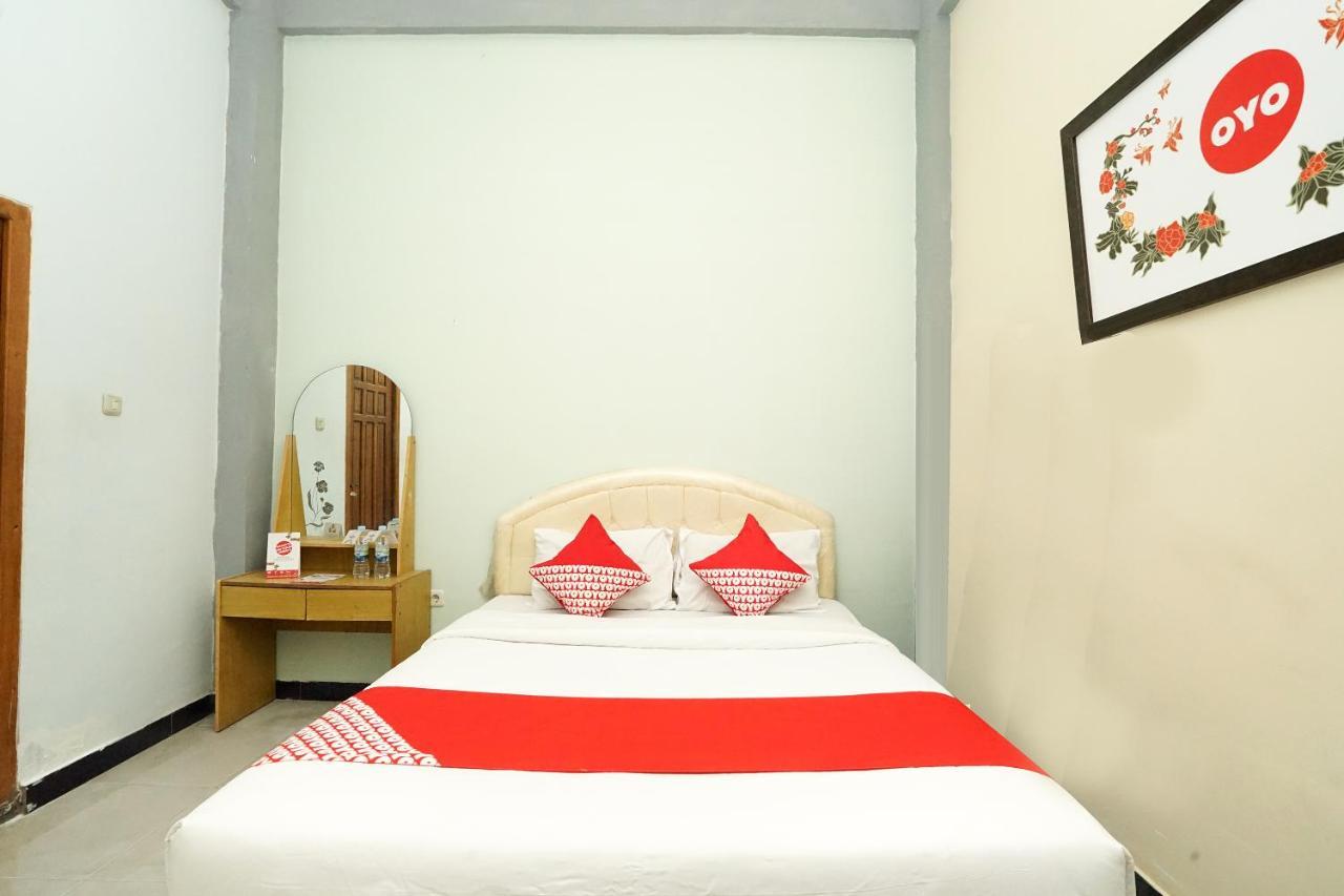 Kartika Syariah Homestay By Stayku Surabaya Exterior foto